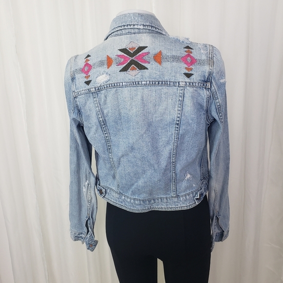 American Eagle Outfitters Jackets & Blazers - AEO crop distressed embroidered denim jacket southwestern pattern size medium
